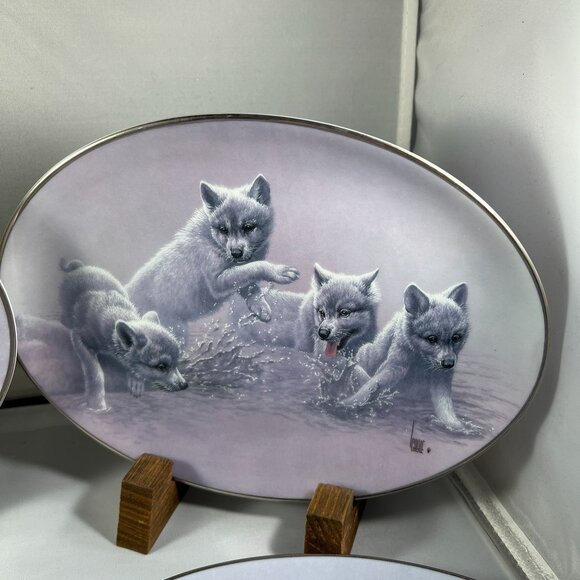 Plates 9-12 - Bradford Exchange Arctic Wolf Collector Plates With Certificates - Picture 3 of 10